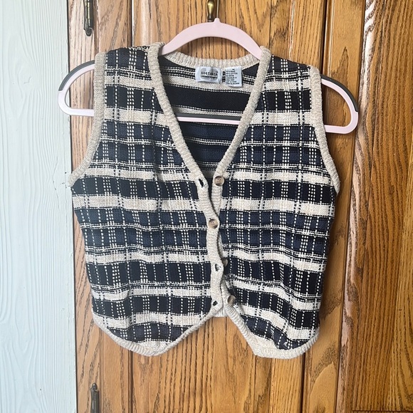 Women’s knitted vintage vest - Picture 1 of 3